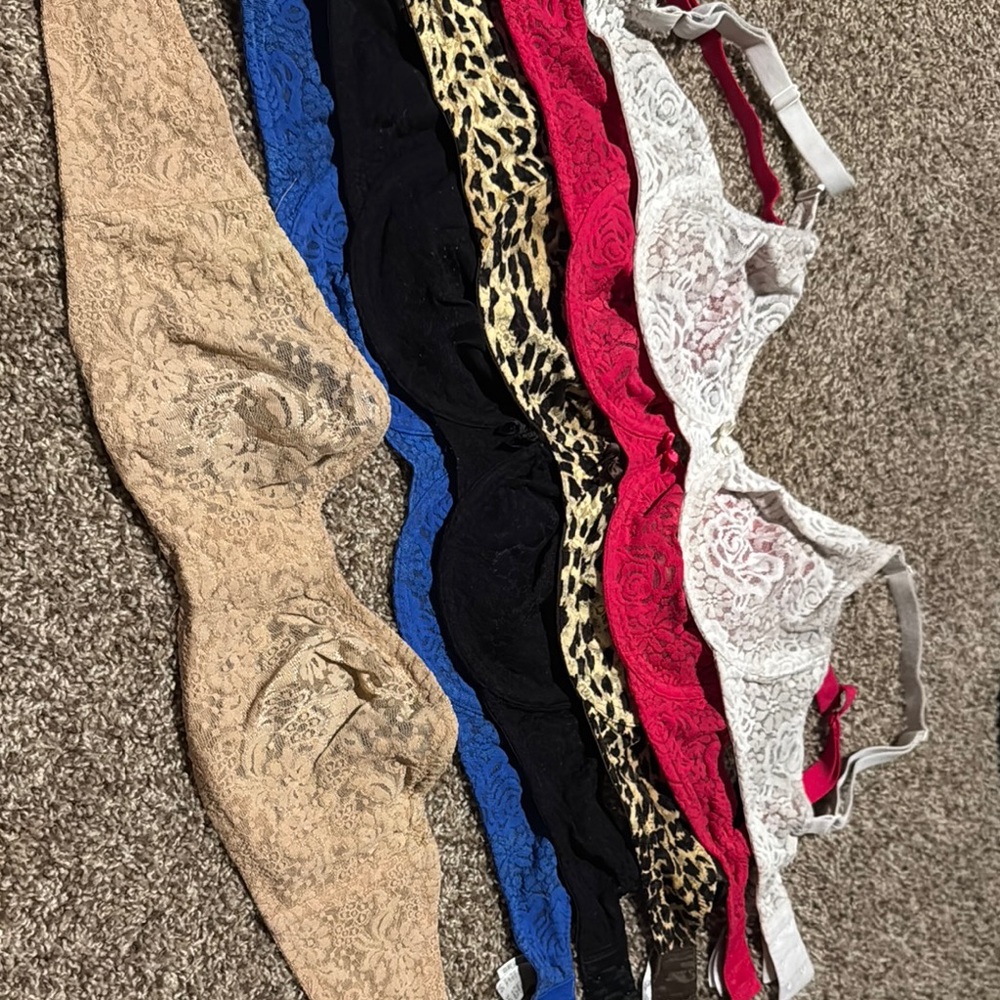 Set of 6 Wacoal breathable mesh lace underwire bras (34D)